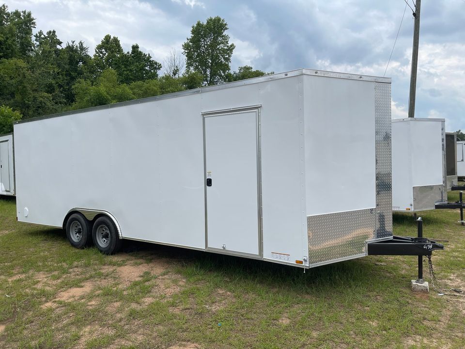 8.5×24 Enclosed Hauler