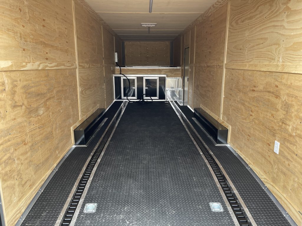 8.5′ x 32′ Loaded Black Freedom Cargo Gooseneck Trailer for Sale in Douglas, GA – $27,225