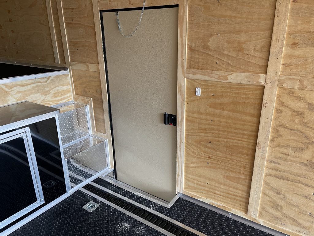 8.5′ x 32′ Loaded Black Freedom Cargo Gooseneck Trailer for Sale in Douglas, GA – $27,225