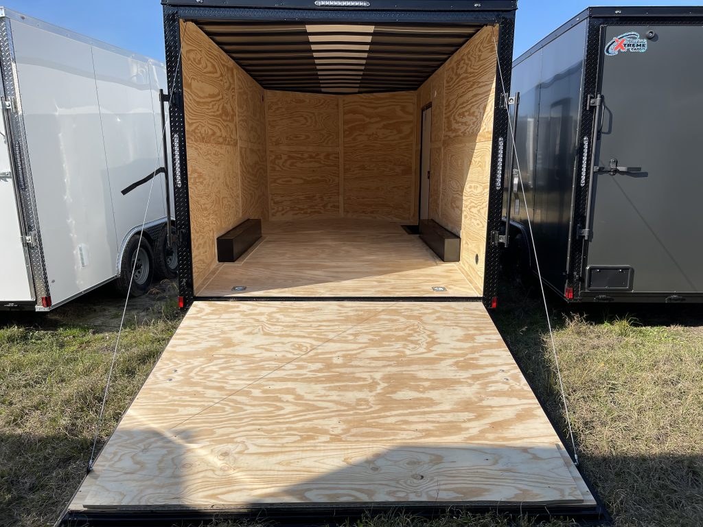 8.5×20 Enclosed Cargo Extreme Cargo .080 White Polycore/Blackout Package