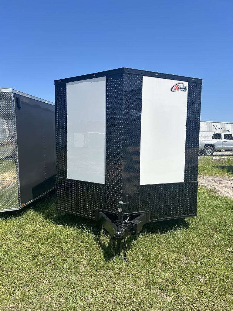 8.5×20 Enclosed Cargo Extreme Cargo .080 White Polycore/Blackout Package