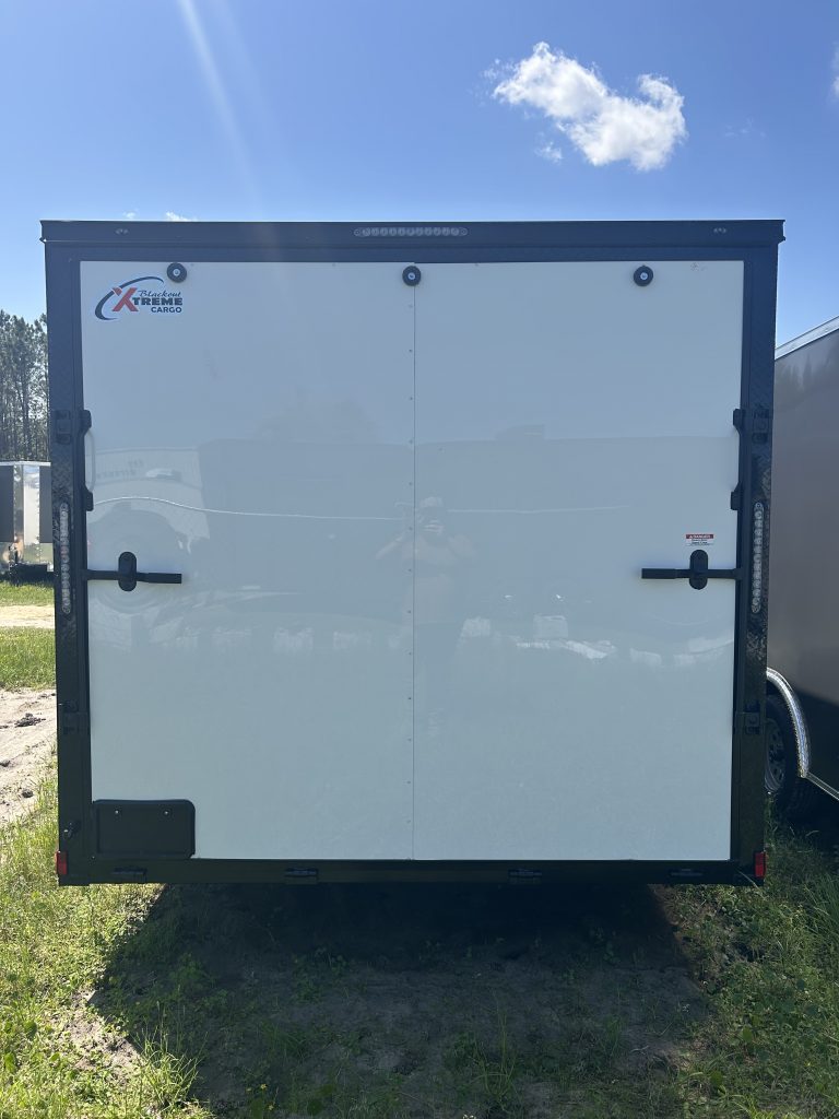 8.5×20 Enclosed Cargo Extreme Cargo .080 White Polycore/Blackout Package
